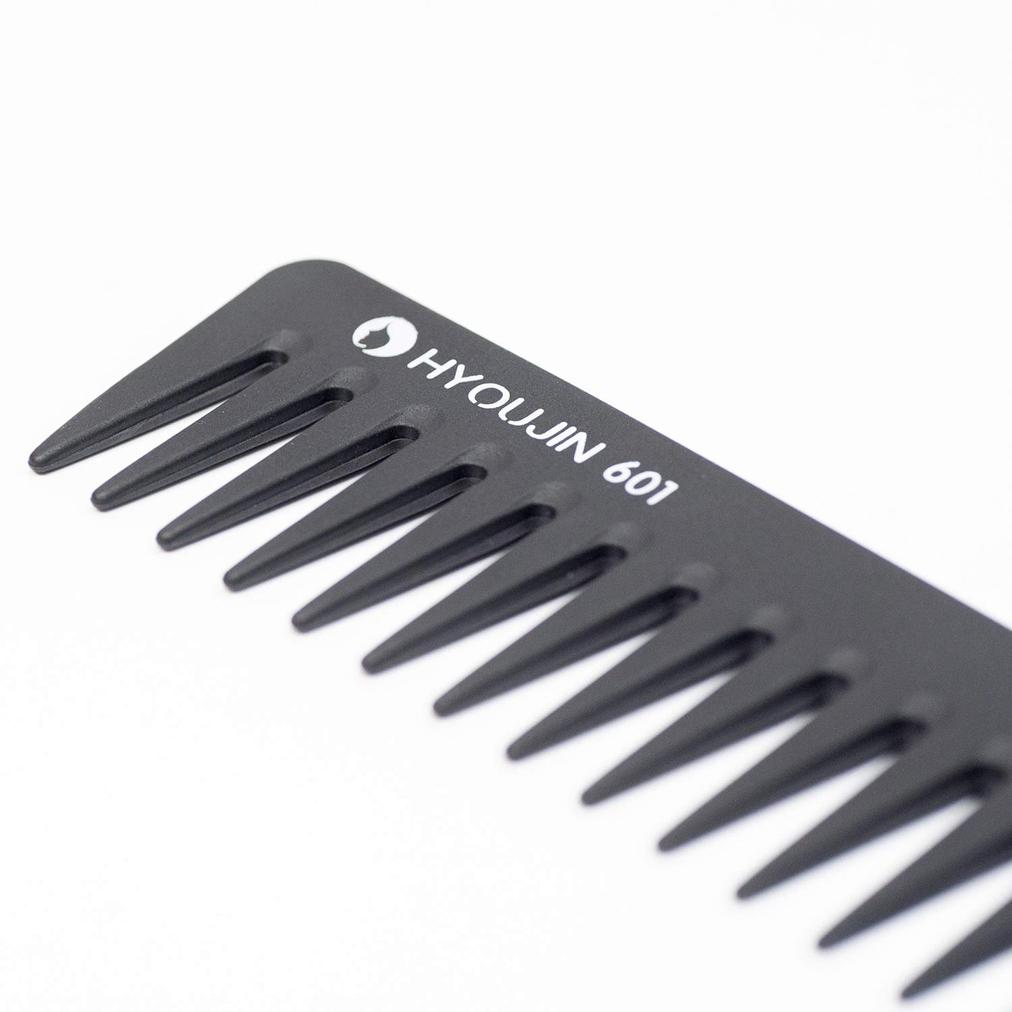 Wide-Tooth Detangling Comb (Anti-Static & Heat Resistant)