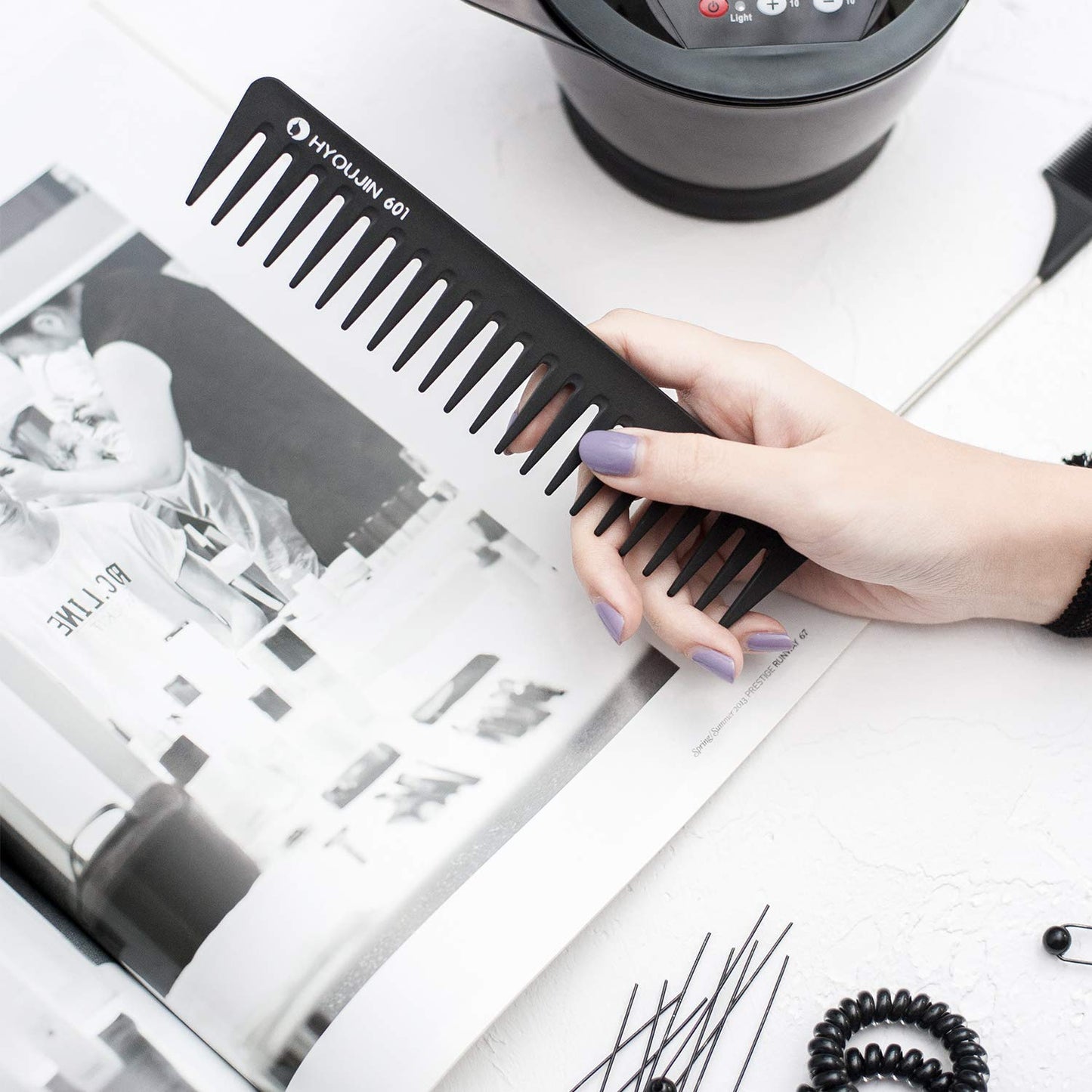 Wide-Tooth Detangling Comb (Anti-Static & Heat Resistant)